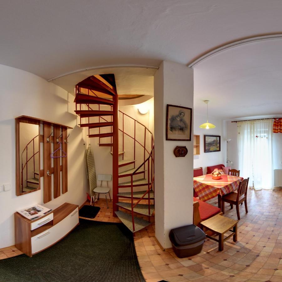 Gasthof U Lesa 3*